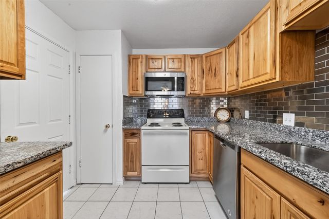 6515 Morrisglen Court, Houston, TX 77084