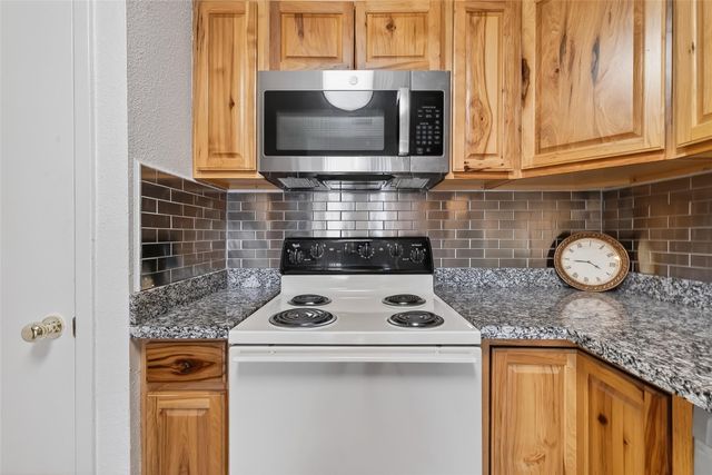 6515 Morrisglen Court, Houston, TX 77084