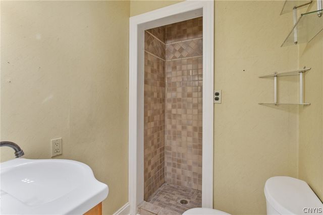 105 Bradford Parkway, Syracuse, NY 13224