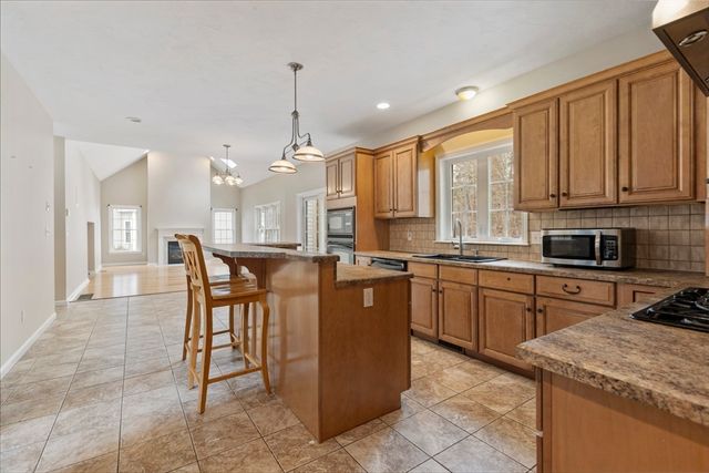 265 Finch Rd, Raynham, MA 02767