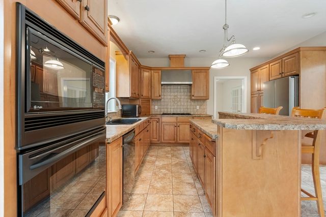 265 Finch Rd, Raynham, MA 02767