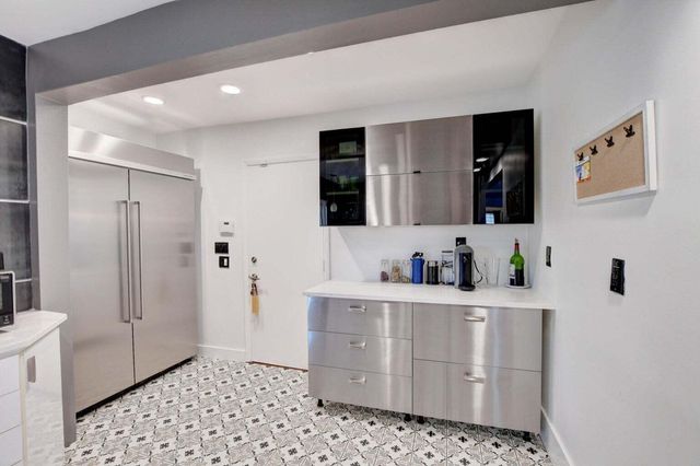 2700 Spanish River Road, Boca Raton, FL 33432