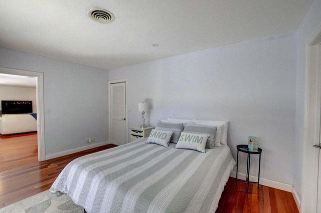 2700 Spanish River Road, Boca Raton, FL 33432