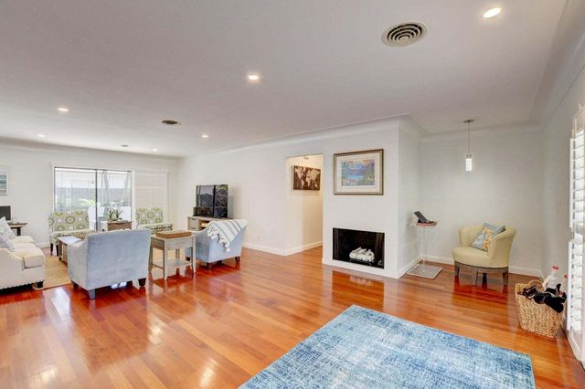 2700 Spanish River Road, Boca Raton, FL 33432