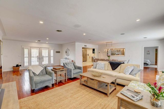 2700 Spanish River Road, Boca Raton, FL 33432