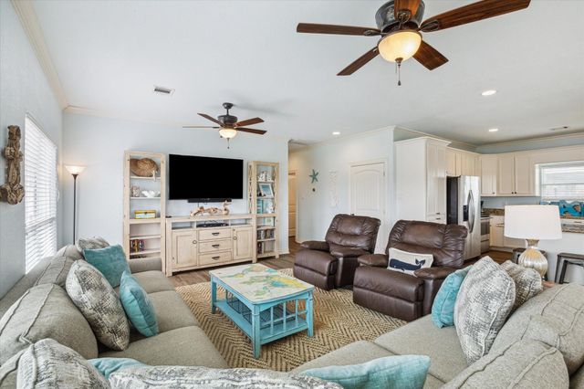 923 Tidelands Drive, Crystal Beach, TX 77650