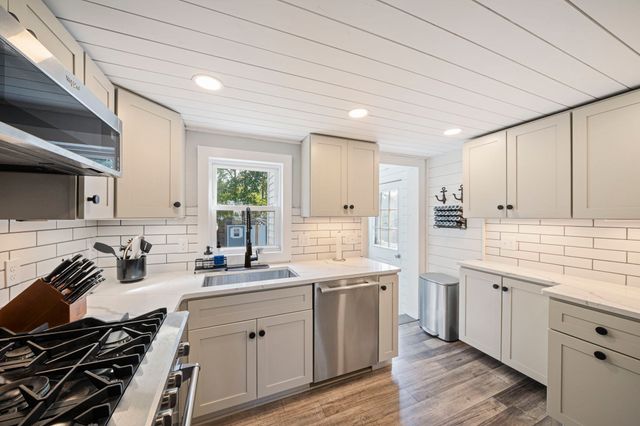338 Green St, Weymouth, MA 02191