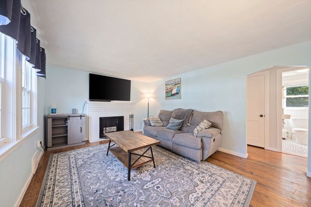 338 Green St, Weymouth, MA 02191