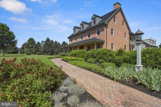 60 SOUTHSIDE DR, Newville, PA 17241
