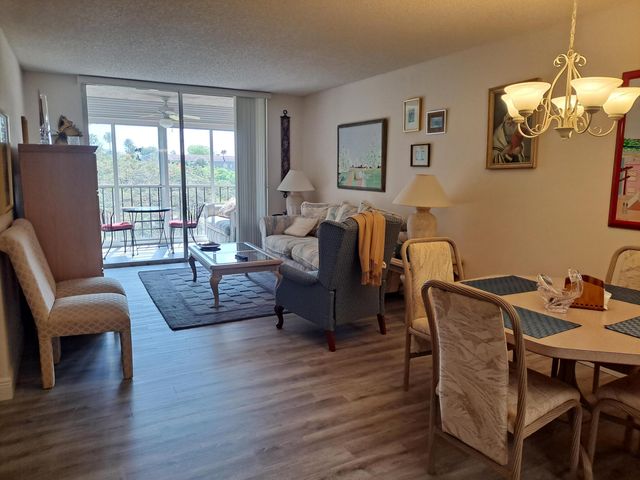 6795 Huntington Lane 405, Delray Beach, FL 33446