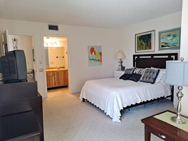6795 Huntington Lane 405, Delray Beach, FL 33446