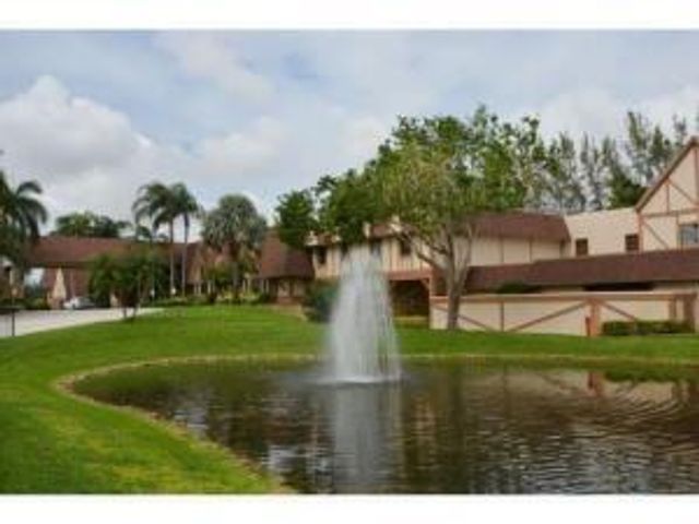 6795 Huntington Lane 405, Delray Beach, FL 33446