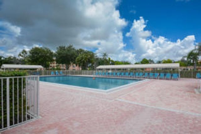 6795 Huntington Lane 405, Delray Beach, FL 33446
