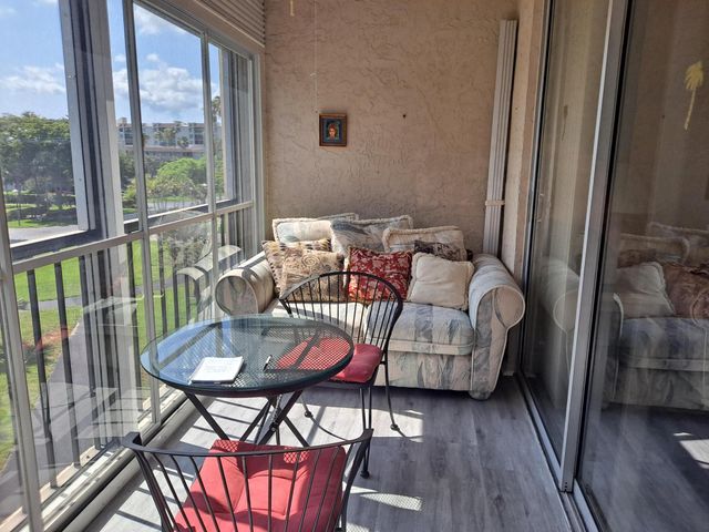 6795 Huntington Lane 405, Delray Beach, FL 33446