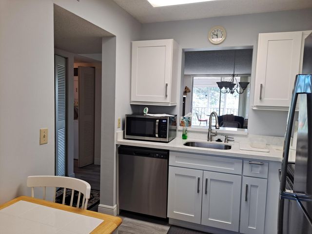 6795 Huntington Lane 405, Delray Beach, FL 33446