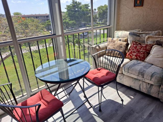 6795 Huntington Lane 405, Delray Beach, FL 33446