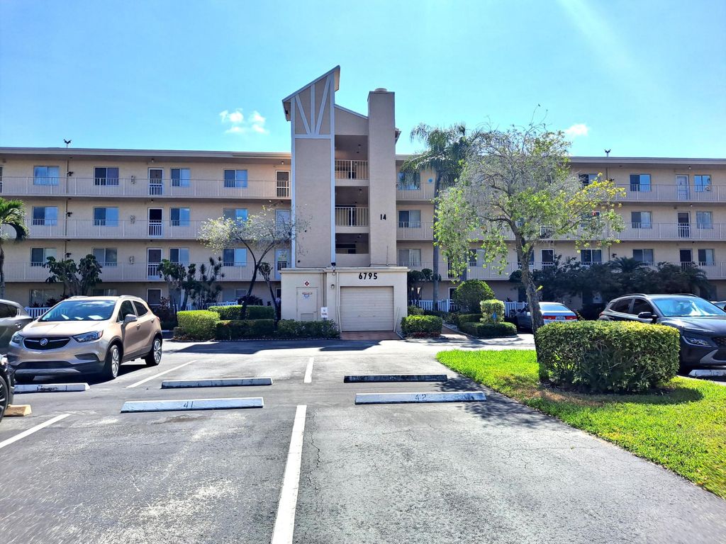 6795 Huntington Lane 405, Delray Beach, FL 33446