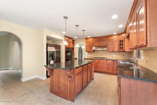 33 Heath Avenue, Oakhurst, NJ 07755
