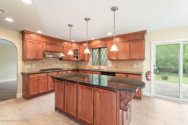 33 Heath Avenue, Oakhurst, NJ 07755