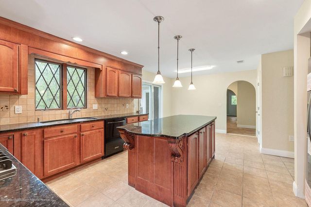 33 Heath Avenue, Oakhurst, NJ 07755