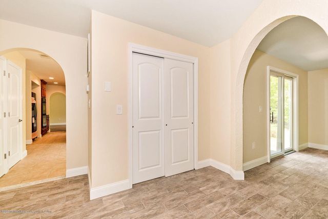33 Heath Avenue, Oakhurst, NJ 07755