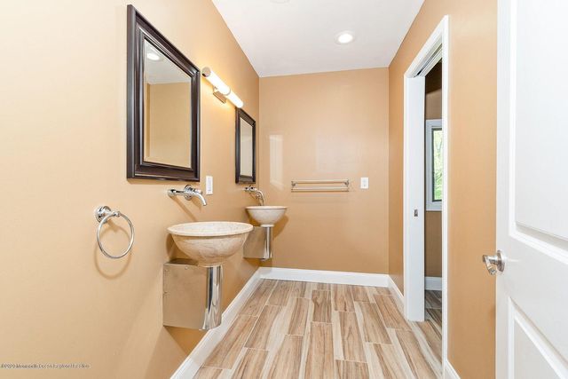 33 Heath Avenue, Oakhurst, NJ 07755