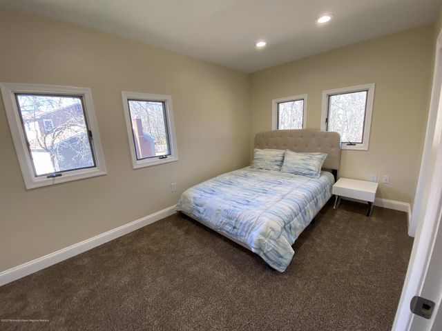 33 Heath Avenue, Oakhurst, NJ 07755