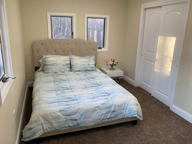 33 Heath Avenue, Oakhurst, NJ 07755