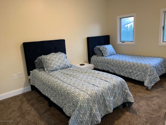 33 Heath Avenue, Oakhurst, NJ 07755