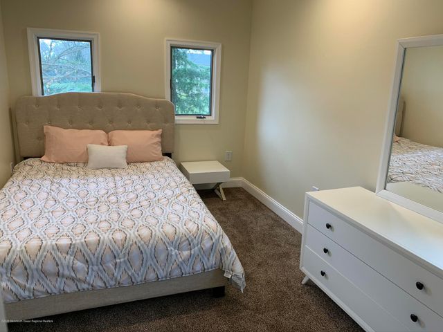 33 Heath Avenue, Oakhurst, NJ 07755