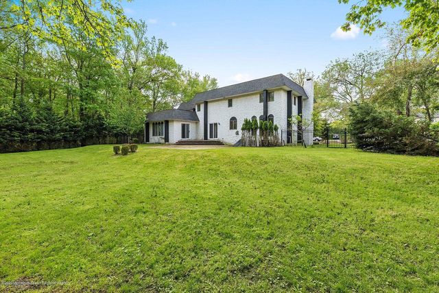 33 Heath Avenue, Oakhurst, NJ 07755
