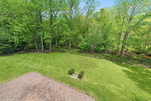 33 Heath Avenue, Oakhurst, NJ 07755