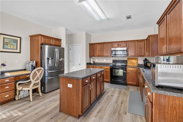 168 Melrose Creek Drive, Stockbridge, GA 30281