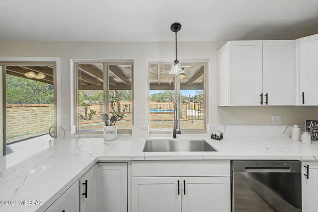 5090 N Calle Tobosa, Tucson, AZ 85749