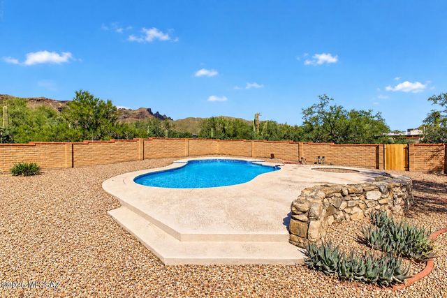 5090 N Calle Tobosa, Tucson, AZ 85749
