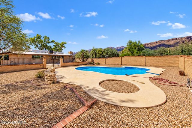 5090 N Calle Tobosa, Tucson, AZ 85749