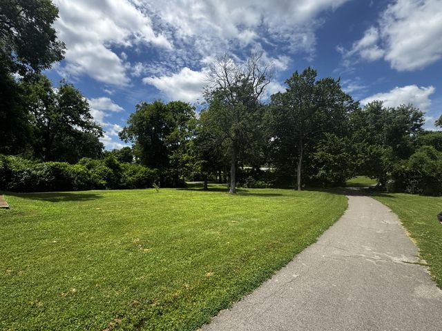 647 Nashua Ln, Nashville, TN 37209