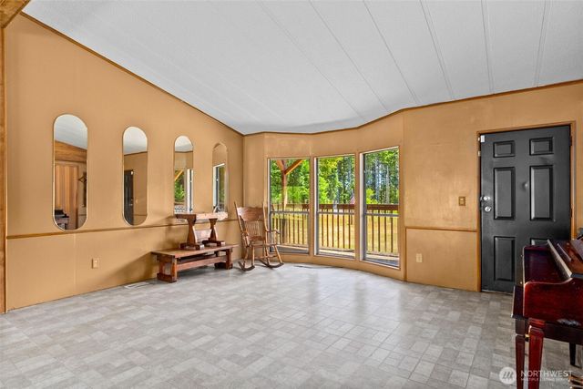 1491 E Spencer Lake Road, Shelton, WA 98584