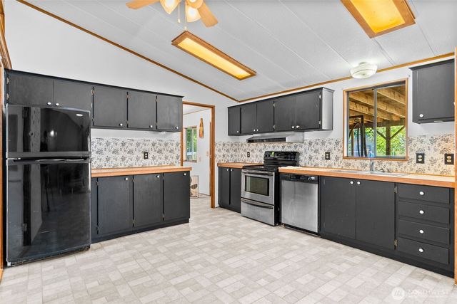 1491 E Spencer Lake Road, Shelton, WA 98584