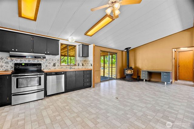 1491 E Spencer Lake Road, Shelton, WA 98584