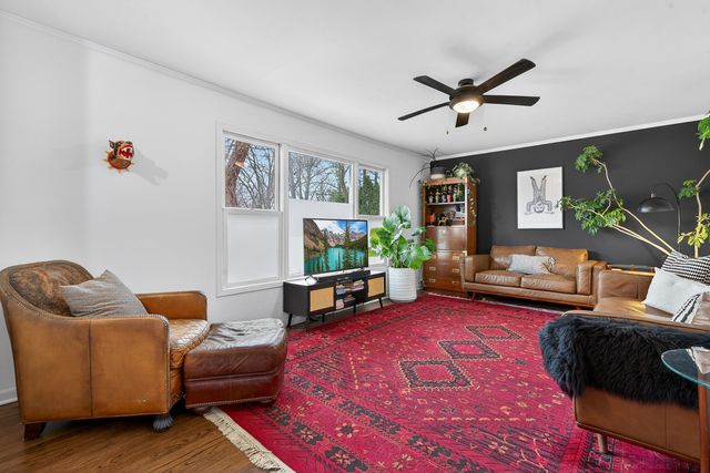 714 E Eisenhower Avenue, Palatine, IL 60074