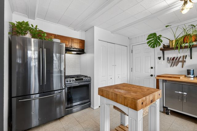 714 E Eisenhower Avenue, Palatine, IL 60074