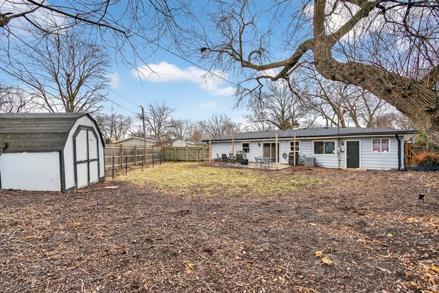 714 E Eisenhower Avenue, Palatine, IL 60074