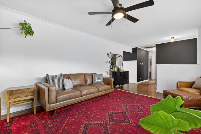 714 E Eisenhower Avenue, Palatine, IL 60074