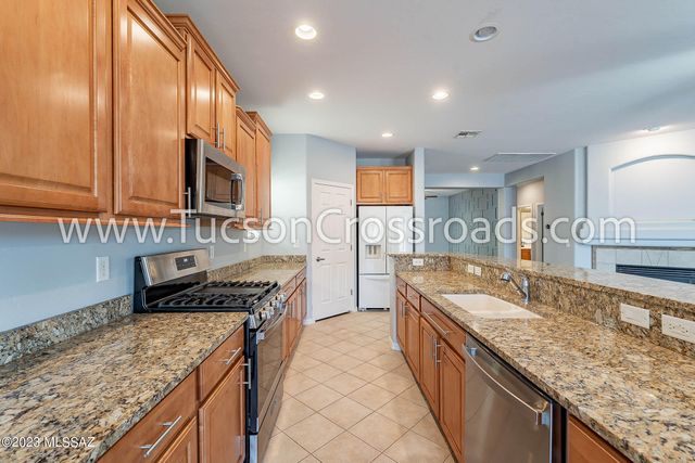 1254 W Versilia Drive, Oro Valley, AZ 85755