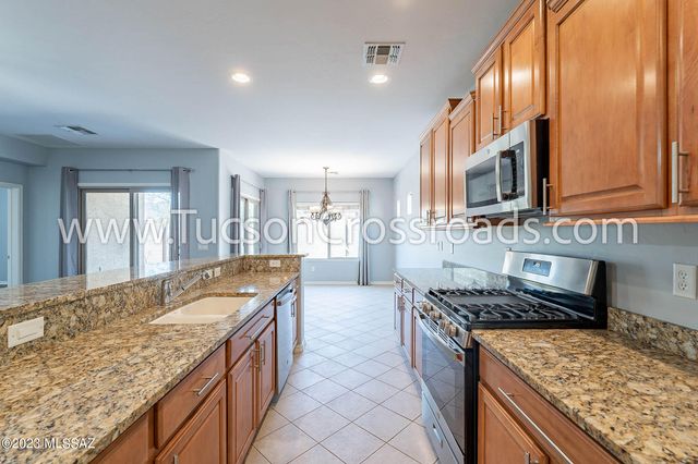 1254 W Versilia Drive, Oro Valley, AZ 85755
