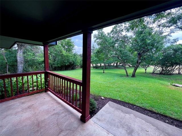 121 Autumn LN, Dripping Springs, TX 78620