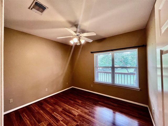 121 Autumn LN, Dripping Springs, TX 78620