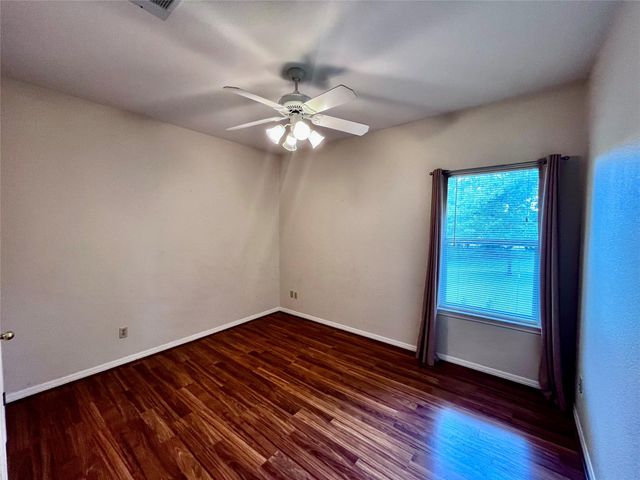 121 Autumn LN, Dripping Springs, TX 78620