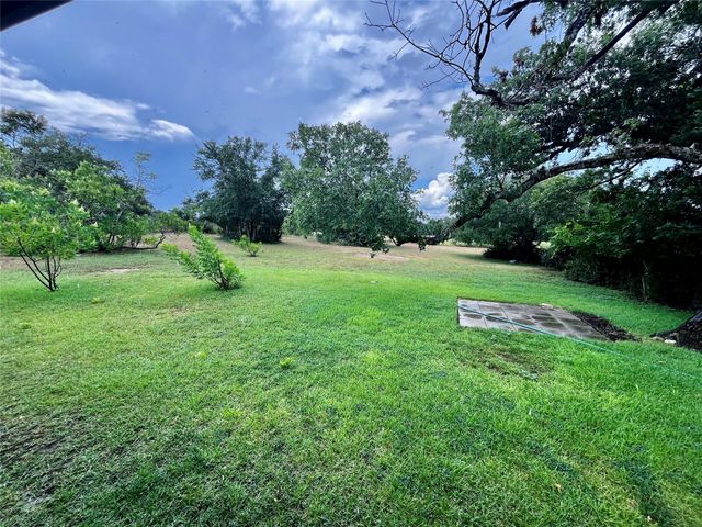 121 Autumn LN, Dripping Springs, TX 78620